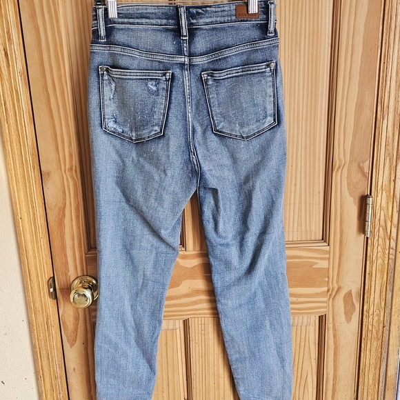 Judy Blue Women's Blue Distressed Jeans - Picture 11 of 14